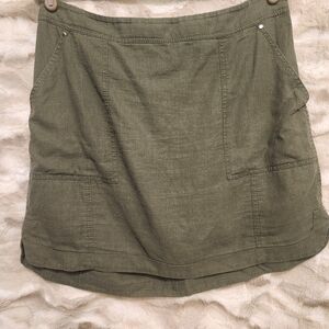 White House Black Market Green Cargo Skirt, Size 10